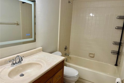 House in Orlando, Florida 3 bedrooms, 135.45 sq.m. № 1917477 - photo 14