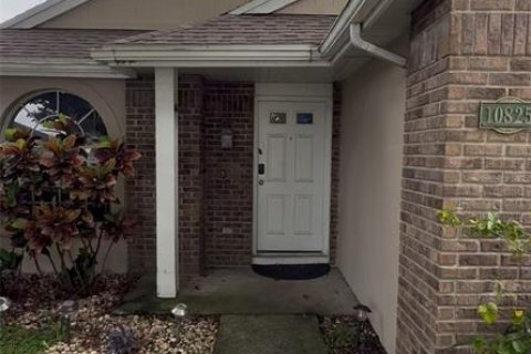 House in Orlando, Florida 3 bedrooms, 135.45 sq.m. № 1917477 - photo 2
