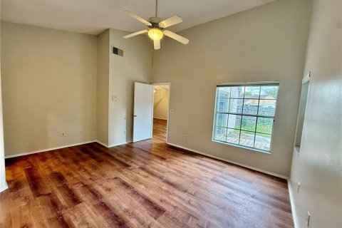 House in Orlando, Florida 3 bedrooms, 135.45 sq.m. № 1917477 - photo 8