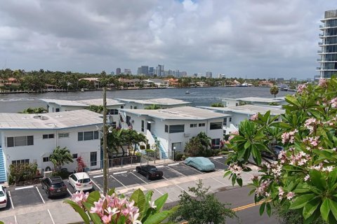 Condominio en alquiler en Fort Lauderdale, Florida, 1 dormitorio, 76.74 m2 № 1045694 - foto 1