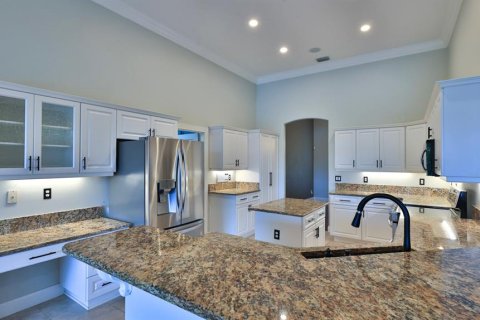 House in Port Orange, Florida 4 bedrooms, 266.07 sq.m. № 2210309 - photo 10