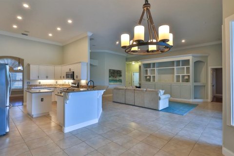 House in Port Orange, Florida 4 bedrooms, 266.07 sq.m. № 2210309 - photo 8