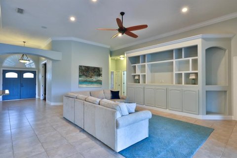 House in Port Orange, Florida 4 bedrooms, 266.07 sq.m. № 2210309 - photo 6