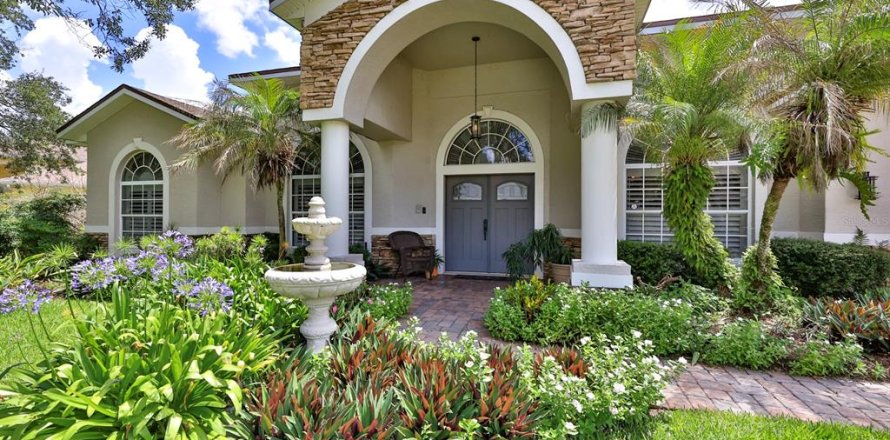 House in Port Orange, Florida 4 bedrooms, 266.07 sq.m. № 2210309