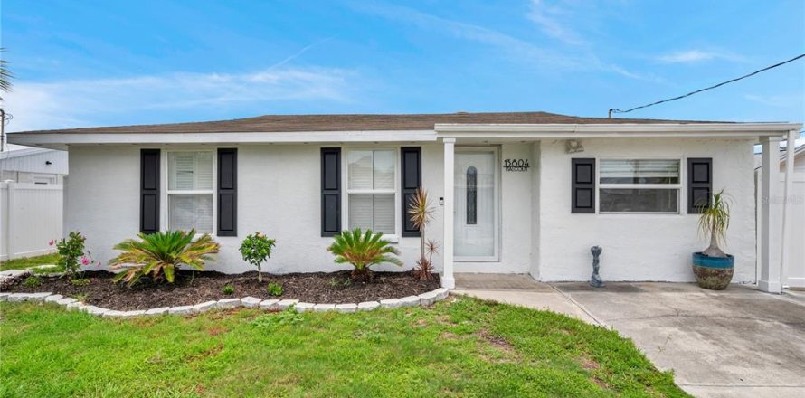 House in Hudson, Florida 4 bedrooms, 148.55 sq.m. № 1813618