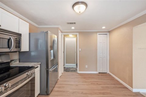 House in Hudson, Florida 4 bedrooms, 148.55 sq.m. № 1813618 - photo 30