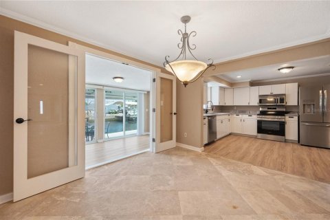 House in Hudson, Florida 4 bedrooms, 148.55 sq.m. № 1813618 - photo 20