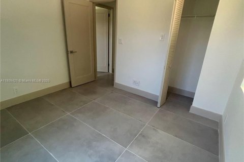 Casa en venta en Fort Lauderdale, Florida, 2 dormitorios, 113.43 m2 № 1749899 - foto 11