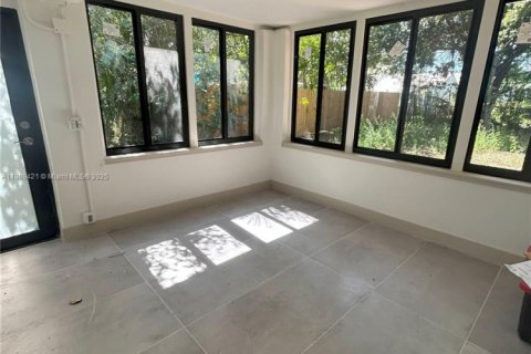 Casa en venta en Fort Lauderdale, Florida, 2 dormitorios, 113.43 m2 № 1749899 - foto 10