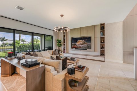 House in Boca Raton, Florida 5 bedrooms, 342.53 sq.m. № 2086541 - photo 9