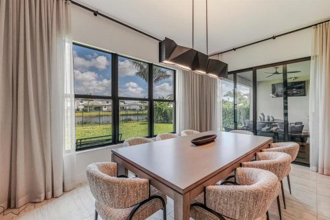 House in Boca Raton, Florida 5 bedrooms, 342.53 sq.m. № 2086541 - photo 20