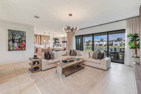 House in Boca Raton, Florida 5 bedrooms, 342.53 sq.m. № 2086541 - photo 8