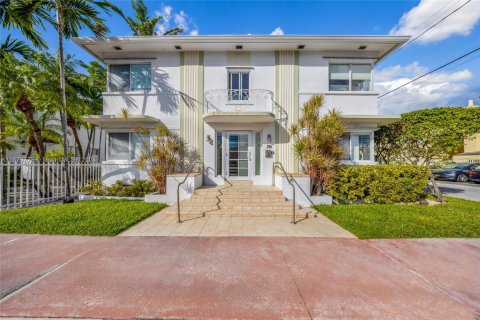 Condo in Miami Beach, Florida, 1 bedroom  № 1601187 - photo 1