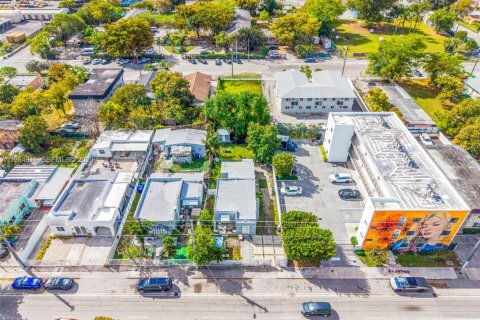 Купить коммерческую недвижимость в Майами, Флорида 125.79м2, № 2050847 - фото 16