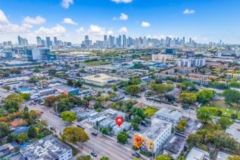 Купить коммерческую недвижимость в Майами, Флорида 125.79м2, № 2050847 - фото 23