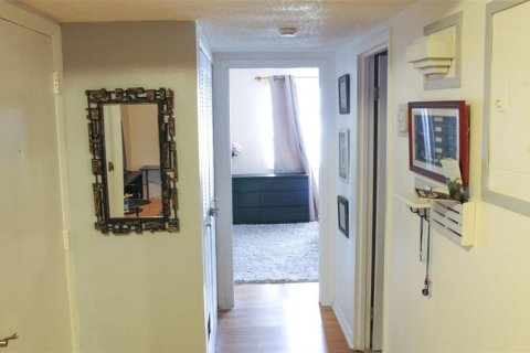 Condo in Clearwater, Florida, 1 bedroom  № 1542172 - photo 11