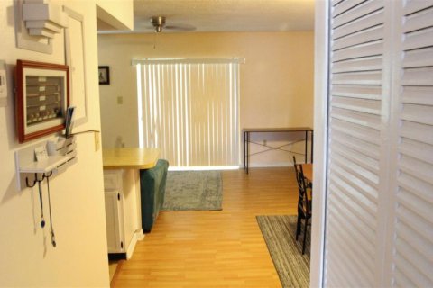 Condo in Clearwater, Florida, 1 bedroom  № 1542172 - photo 9