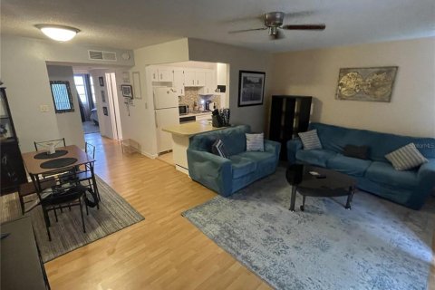 Condo in Clearwater, Florida, 1 bedroom  № 1542172 - photo 7