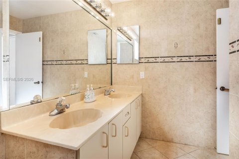 Casa en venta en Sunrise, Florida, 5 dormitorios, 261.98 m2 № 2027199 - foto 26