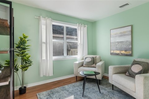 Casa en venta en Sunrise, Florida, 5 dormitorios, 261.98 m2 № 2027199 - foto 7