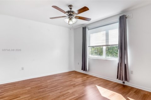 Casa en venta en Sunrise, Florida, 5 dormitorios, 261.98 m2 № 2027199 - foto 27