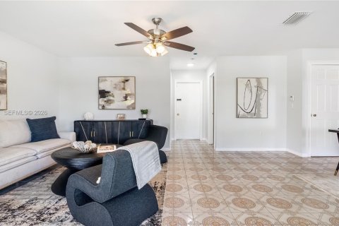 Casa en venta en Sunrise, Florida, 5 dormitorios, 261.98 m2 № 2027199 - foto 23