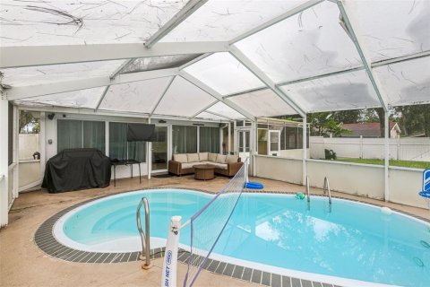 House in New Port Richey, Florida 3 bedrooms, 167.22 sq.m. № 1915043 - photo 9