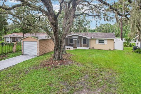 House in New Port Richey, Florida 3 bedrooms, 167.22 sq.m. № 1915043 - photo 26