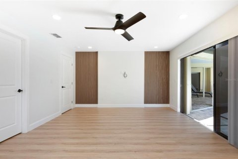 Villa ou maison à vendre à Clearwater, Floride: 5 chambres, 304.72 m2 № 2094953 - photo 23
