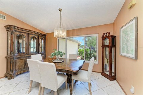 House in Bradenton, Florida 3 bedrooms, 172.89 sq.m. № 1666448 - photo 11
