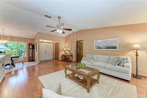 House in Bradenton, Florida 3 bedrooms, 172.89 sq.m. № 1666448 - photo 10