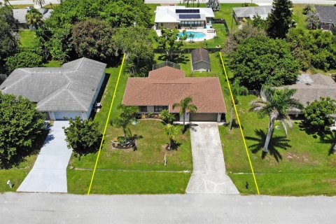 Villa ou maison à vendre à Port St. Lucie, Floride: 3 chambres, 115.01 m2 № 2313583 - photo 2