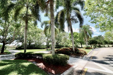 Casa en alquiler en Weston, Florida, 3 dormitorios, 197.05 m2 № 2063059 - foto 3