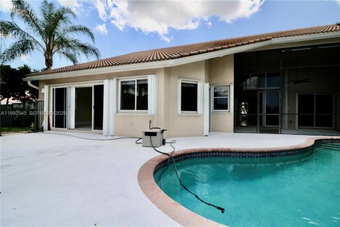 Casa en alquiler en Weston, Florida, 3 dormitorios, 197.05 m2 № 2063059 - foto 8