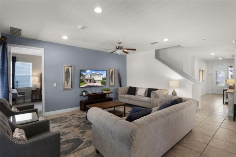 House in Kissimmee, Florida 8 bedrooms, 335.56 sq.m. № 1690934 - photo 13
