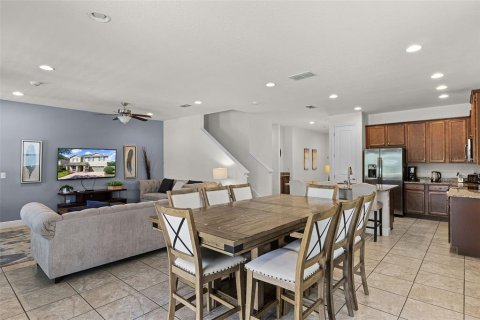 House in Kissimmee, Florida 8 bedrooms, 335.56 sq.m. № 1690934 - photo 12