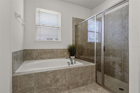 House in Kissimmee, Florida 8 bedrooms, 335.56 sq.m. № 1690934 - photo 22