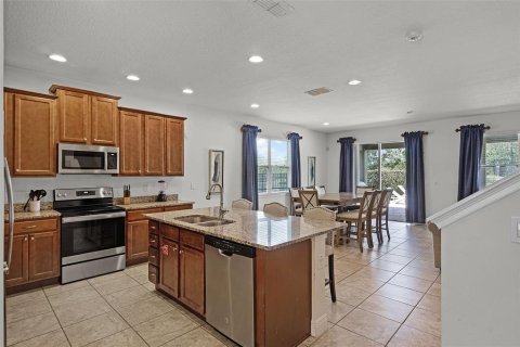 House in Kissimmee, Florida 8 bedrooms, 335.56 sq.m. № 1690934 - photo 7