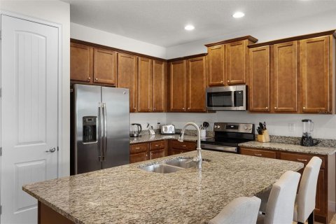 House in Kissimmee, Florida 8 bedrooms, 335.56 sq.m. № 1690934 - photo 8