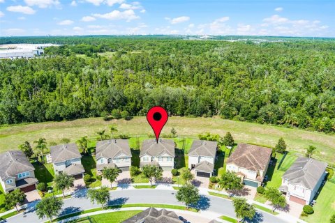 House in Kissimmee, Florida 8 bedrooms, 335.56 sq.m. № 1690934 - photo 1