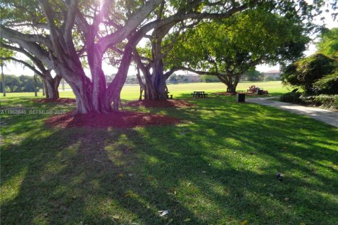 Снять в аренду виллу или дом в Хомстед, Флорида 1 спальня, 179.12м2, № 2032036 - фото 16