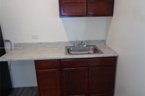 Снять в аренду виллу или дом в Хомстед, Флорида 1 спальня, 179.12м2, № 2032036 - фото 9