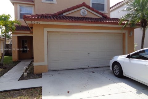 Снять в аренду виллу или дом в Хомстед, Флорида 1 спальня, 179.12м2, № 2032036 - фото 2