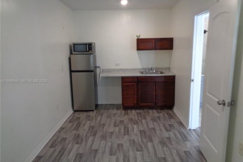 Снять в аренду виллу или дом в Хомстед, Флорида 1 спальня, 179.12м2, № 2032036 - фото 8