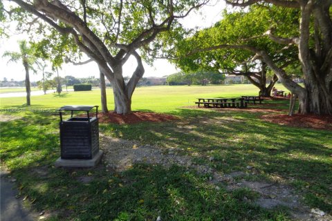 Снять в аренду виллу или дом в Хомстед, Флорида 1 спальня, 179.12м2, № 2032036 - фото 17