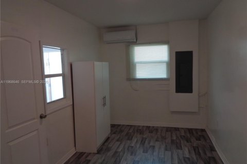 Снять в аренду виллу или дом в Хомстед, Флорида 1 спальня, 179.12м2, № 2032036 - фото 11