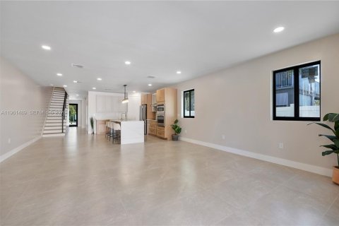 Купить таунхаус в Форт-Лодердейл, Флорида 5 спален, 234.02м2, № 2023383 - фото 15