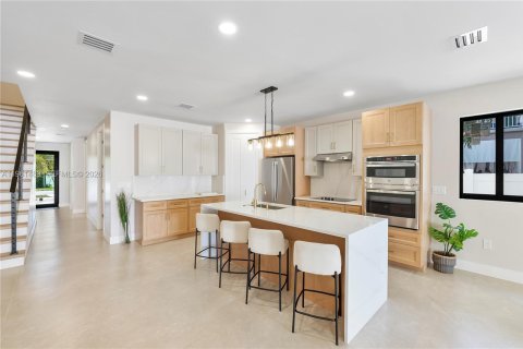 Купить таунхаус в Форт-Лодердейл, Флорида 5 спален, 234.02м2, № 2023383 - фото 4