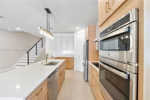 Купить таунхаус в Форт-Лодердейл, Флорида 5 спален, 234.02м2, № 2023383 - фото 10