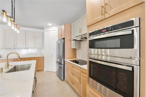 Купить таунхаус в Форт-Лодердейл, Флорида 5 спален, 234.02м2, № 2023383 - фото 7